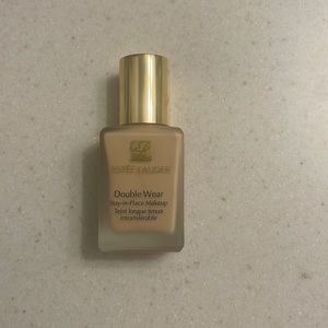 Estée Lauder Double Wear porcelain